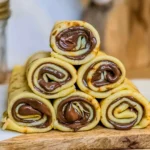 Francuske palačinke servirane na dasci
