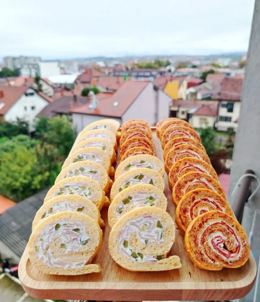 slani rolat s krastavcima i šunkom