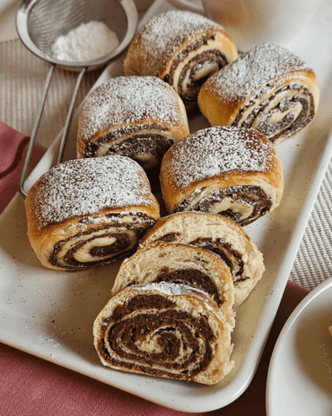 Štrudlice sa rogačem i makom recept