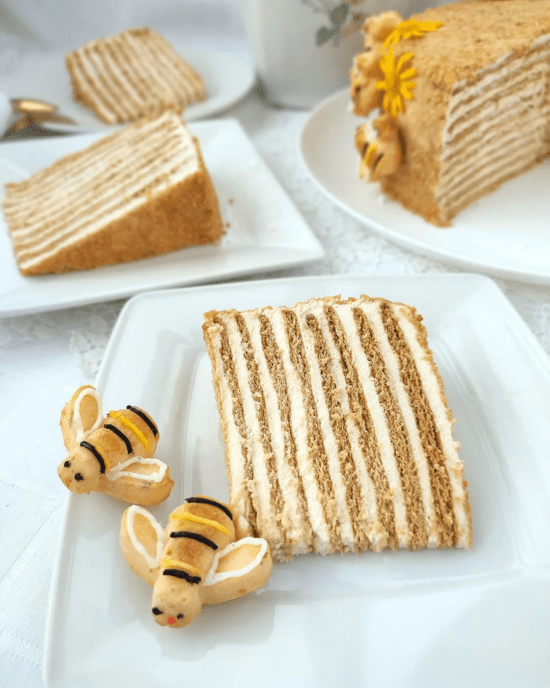 medovik torta recept