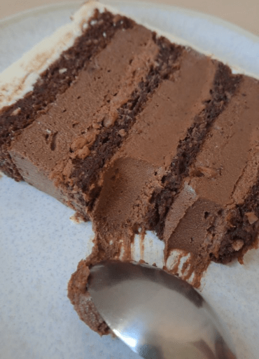 čokoladna torta sa lješnjacima