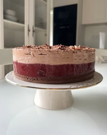 čokoladna torta s višnjama