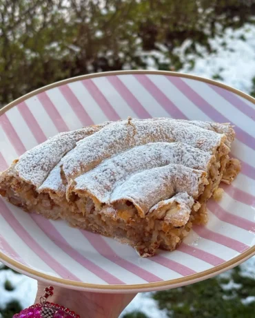 domaća pita sa jabukama i orasima