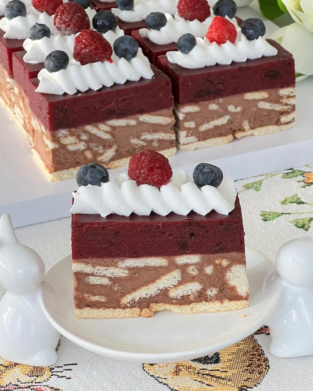 Voćne kocke bez pečenja – Osvježavajući ljetni kolač