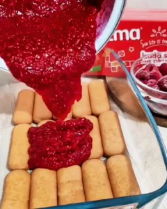 Preliv za kolač s malinama