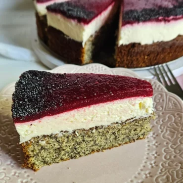 Torta od malina i maka osvježavajući voćni desert