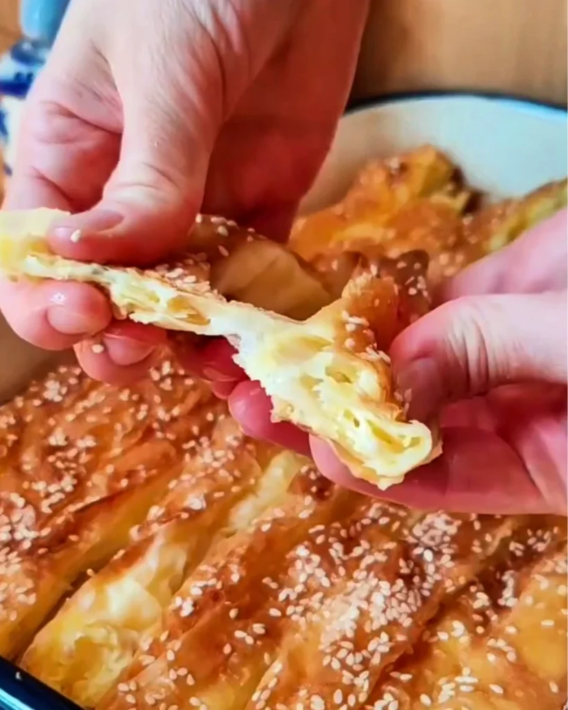Brza pita sa sirom iz pećnice servirana