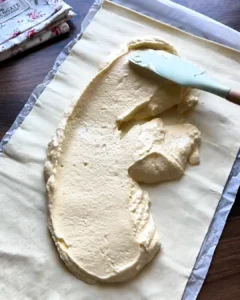 Lisnati puding štapići, premazivanje lisnatog tijesta filom
