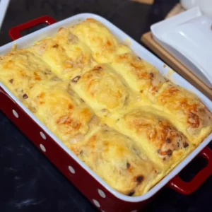 Zapečene punjene palačinke iz rerne sa zlatno-smeđom koricom od sira